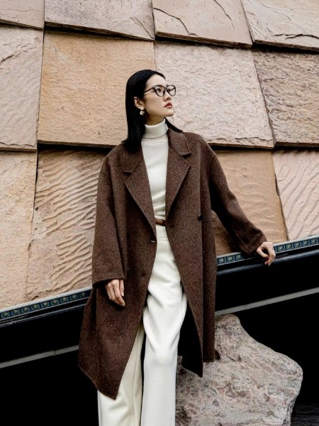 依贝奇2025冬装：以简驭繁，定义商务质感新标杆