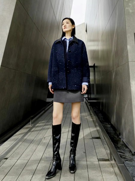 依贝奇2025冬装：以简驭繁，定义商务质感新标杆