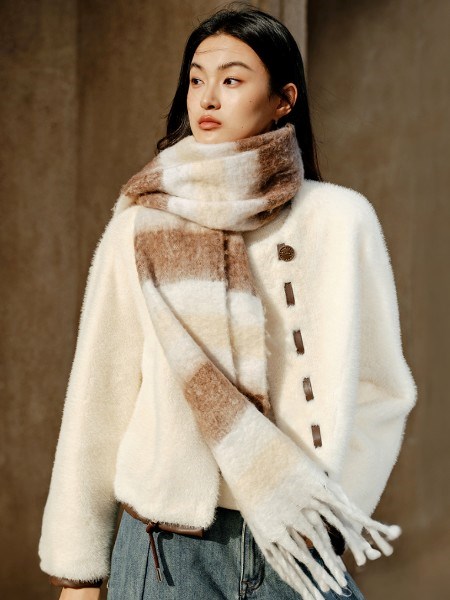 亦谷：左岸浪漫邂逅东方雅韵，一衣藏尽婉约诗行