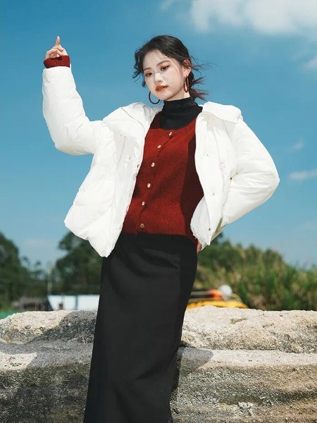 薇薇希（VIVIS）2025羽绒服：以「温柔科技」重构冬日美学，让自在从「绒」生长