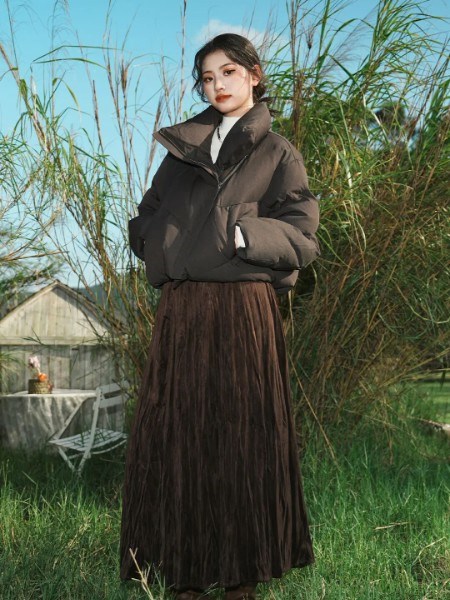 薇薇希（VIVIS）2025羽绒服：以「温柔科技」重构冬日美学，让自在从「绒」生长