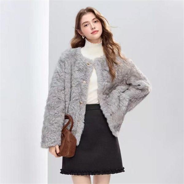 百图BETU 2025冬季外套系列：以匠心织就温暖，用设计诠释高级感