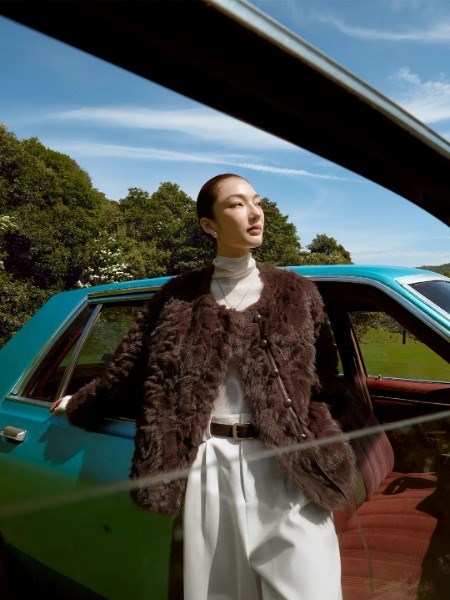 娅丽达2025女装系列:以匠心织就新章,让日常穿搭成为自我表达的舞台