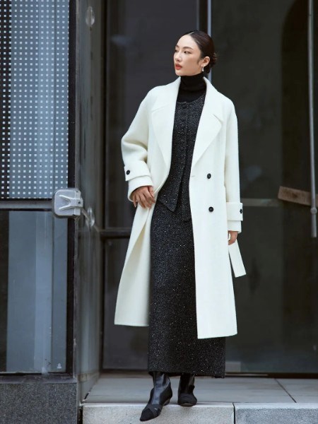 娅丽达2025女装系列:以匠心织就新章,让日常穿搭成为自我表达的舞台