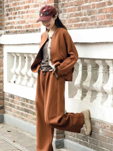 2025 歆艾 AdmxinAi:解锁女装新风尚,邂逅多元魅力自我