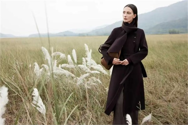 从虎门到国际舞台,看卡蔓如何以“轻经典”俘获中高端女性