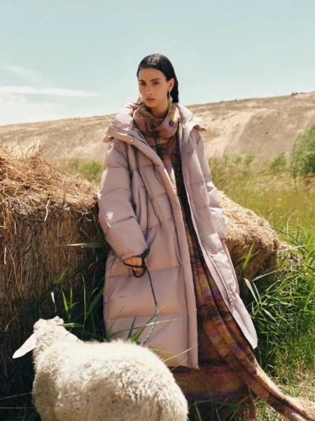 菀草壹：以衣为笔，书写冬日时尚诗篇