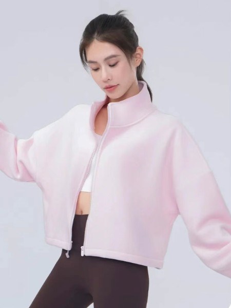 桃花季2025新章：鲨鱼裤展活力，美肤衣蕴柔情，奥粒绒外套锁暖意