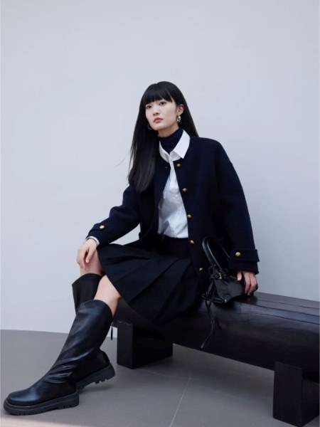 素帛女装：邂逅都市浪漫，演绎女性优雅诗篇