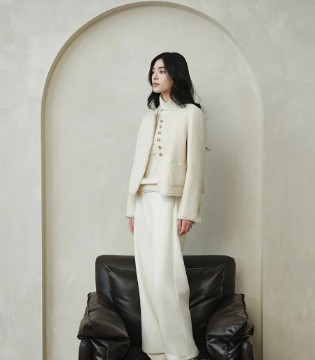 诗萌服饰2025：解锁女性衣橱的时尚新密码