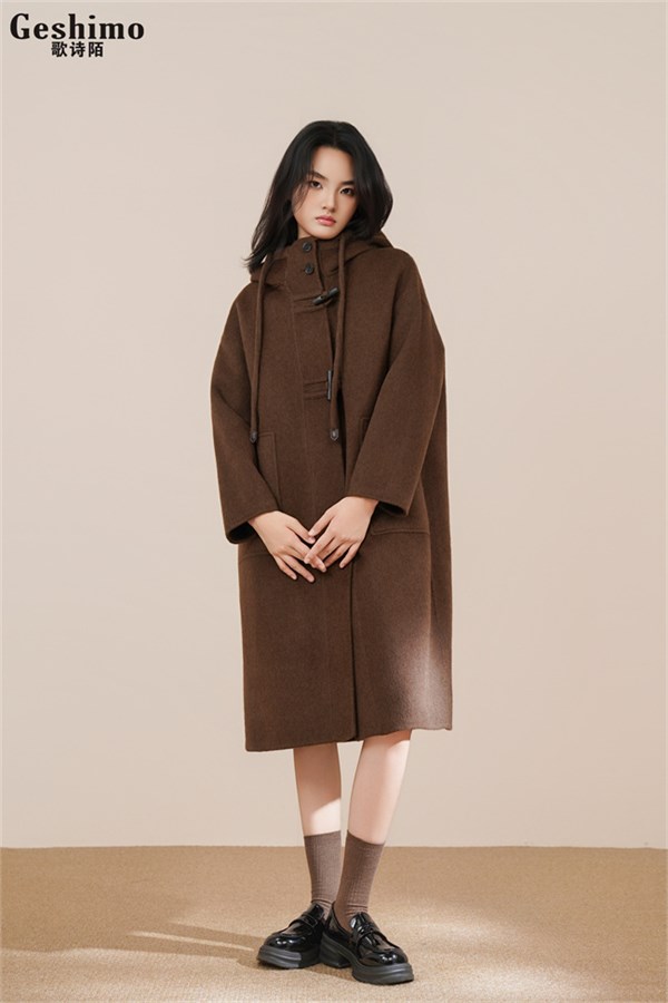 歌诗陌2025冬季双面羊绒大衣系列：以匠心织就冬日优雅，用细节诠释高级质感