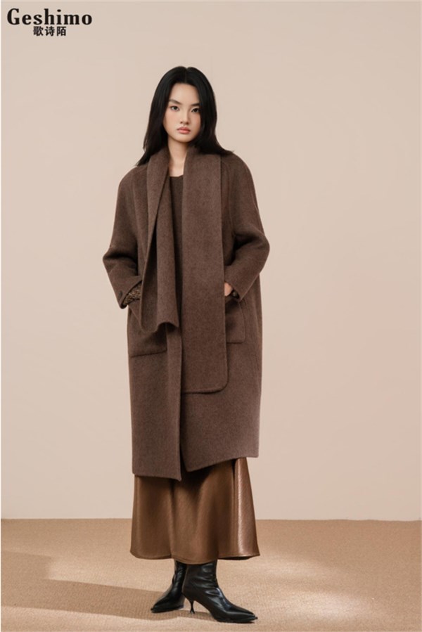 歌诗陌2025冬季双面羊绒大衣系列：以匠心织就冬日优雅，用细节诠释高级质感