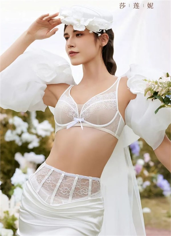 莎莲妮 桃色薇香:开启一场通透曼妙的法式浪漫之约