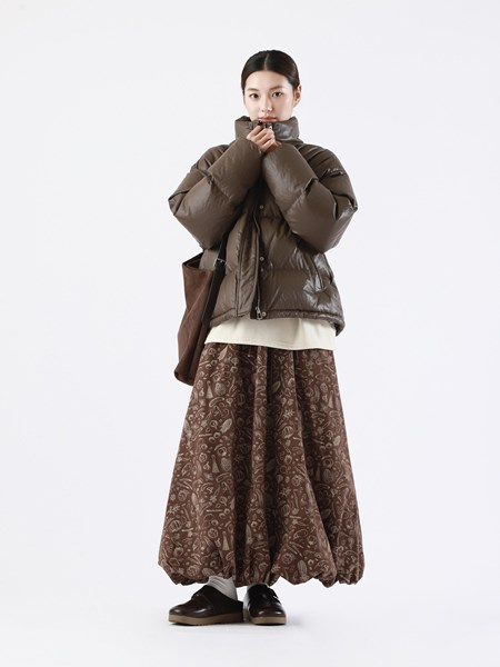 简与媄女装｜冬季羽绒服系列：轻盈保暖，休闲穿搭新范式