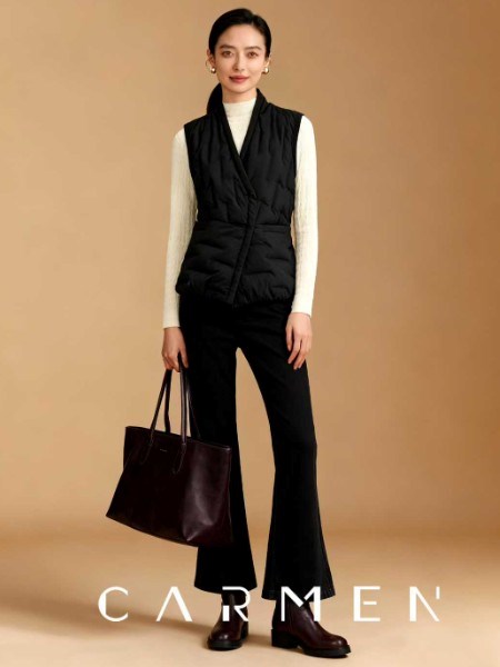 卡蔓CARMEN 2025冬季高端修身羽绒服｜以极简锋芒，重塑冬日优雅法则