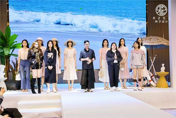 GLORY SEED荣子女装原创设计2026夏季新品发布会