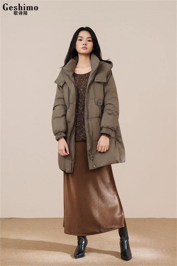 歌诗陌女装｜2025冬季羽绒新序章：以轻盈之姿，温暖与风格的双重诗篇