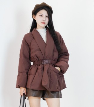 这个冬天，让罗曼可羽绒的色彩，替你说话