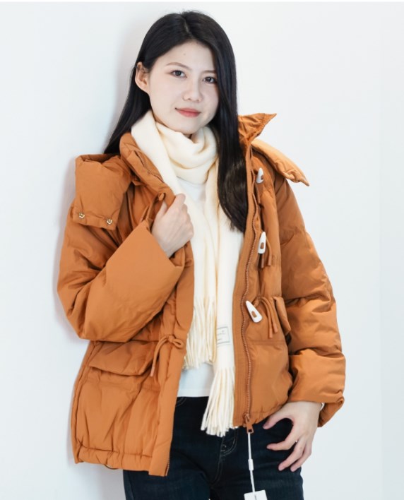 这个冬天，让罗曼可羽绒的色彩，替你说话