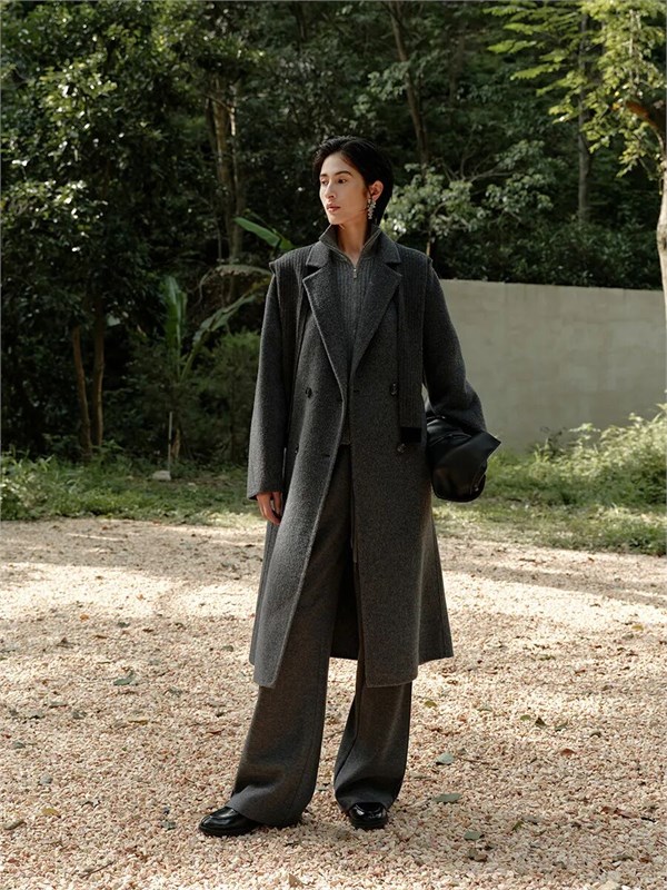 不惧寒冬,自有锋芒|NEELLY 2025冬季新款:以衣为甲,温柔战寒