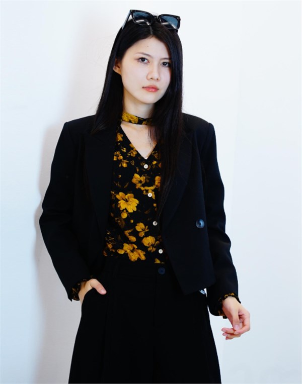 罗曼可女装:通勤时尚,以衣为刃,职场自有锋芒