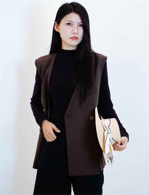 罗曼可女装:通勤时尚,以衣为刃,职场自有锋芒