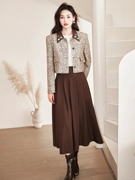 珞娜2025冬装来袭，引领冬季时尚新潮流风向标