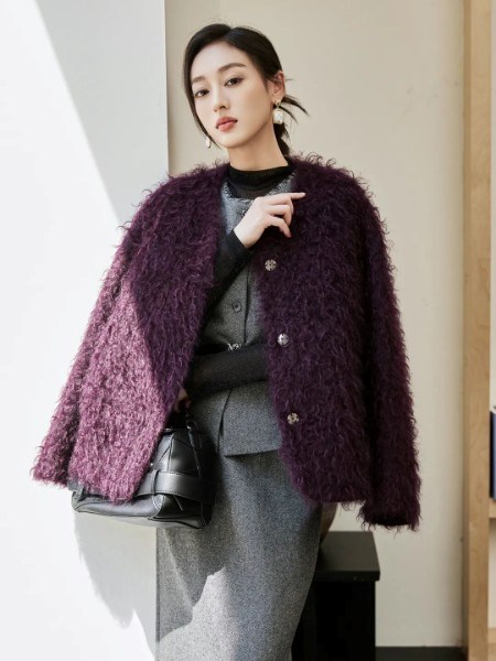 珞娜2025冬装来袭，引领冬季时尚新潮流风向标