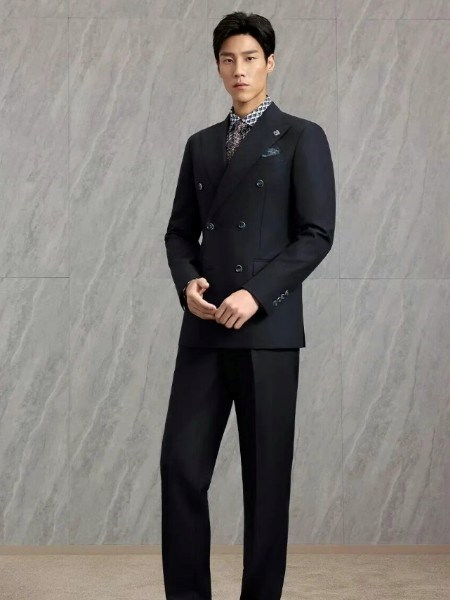 隆庆祥2025新品：量身定制，开启男士专属的尊荣时尚之旅