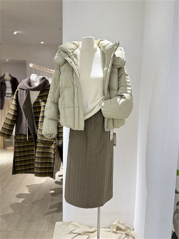 简与媄女装品牌休闲新穿法，自在时尚范