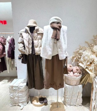 简与媄女装品牌休闲新穿法，自在时尚范