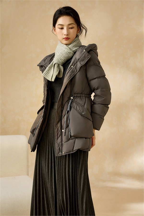 禾等Helen Moda冬季上新，时尚与温暖的浪漫之约