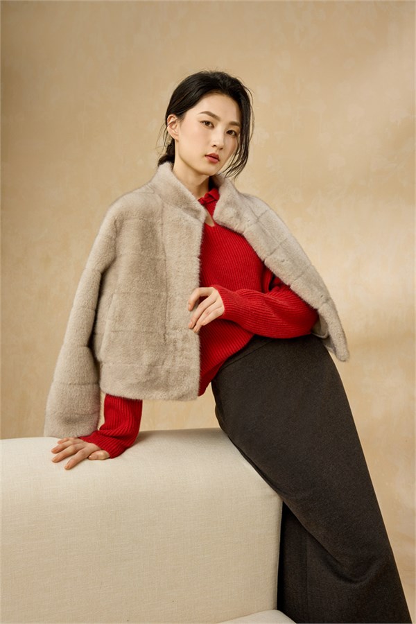 禾等Helen Moda冬季上新，时尚与温暖的浪漫之约
