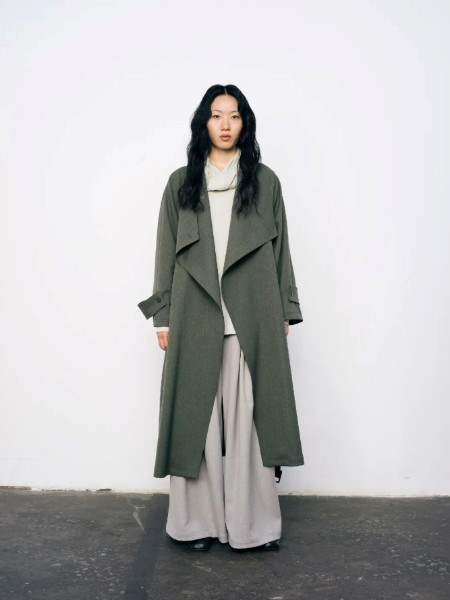 奕色(LESERBIE)2025秋冬系列:以自然为序章,织就都市女性的诗意栖居