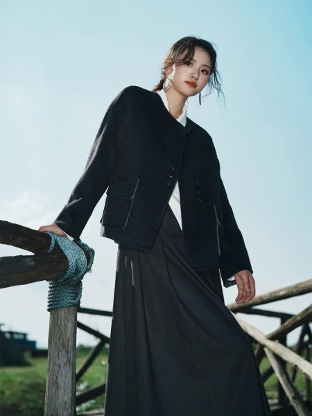 薇薇希（VIVIS）秋冬出行时尚指南