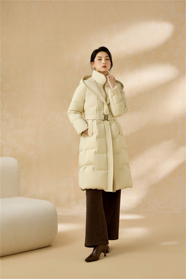 禾等Helen Moda羽绒系列:轻盈入冬,以温度勾勒风度
