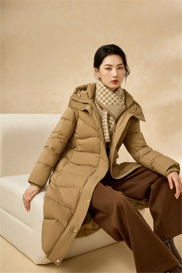 禾等Helen Moda羽绒系列:轻盈入冬,以温度勾勒风度