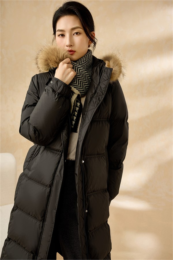 禾等Helen Moda羽绒系列:轻盈入冬,以温度勾勒风度