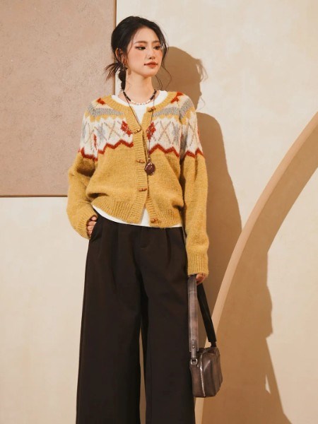 薇薇希（VIVIS）毛衣合集｜用色彩魔法唤醒冬日，每一件都是行走的诗篇