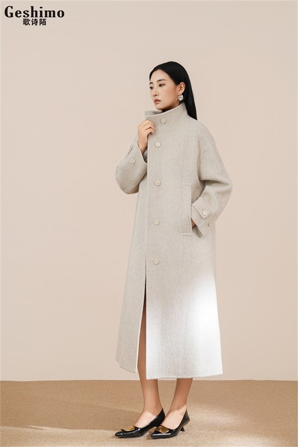 歌诗陌女装 | 一件呢子大衣，冬日浪漫诗篇