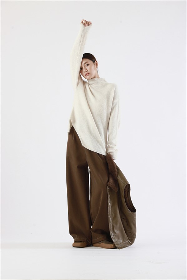 简与媄「基础款进阶指南」｜一件毛衣打底，穿出冬日不费力的温柔