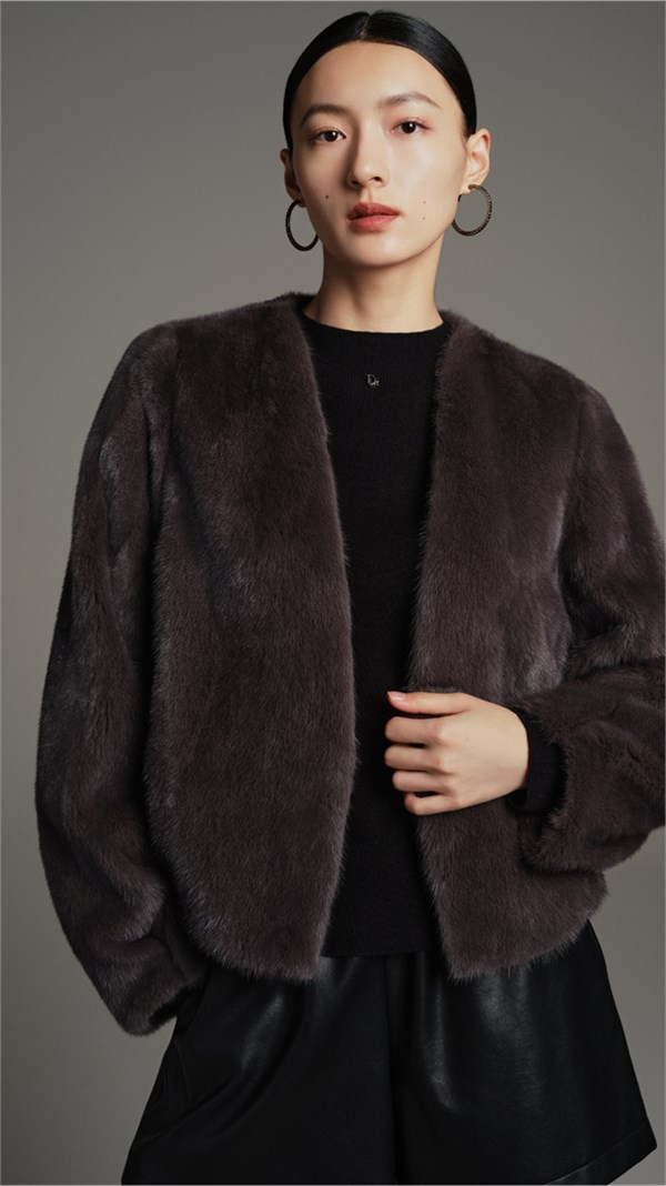 红袖2025冬季非遗提花系列：以貂毛温润，织就跨越代际的冬日诗篇