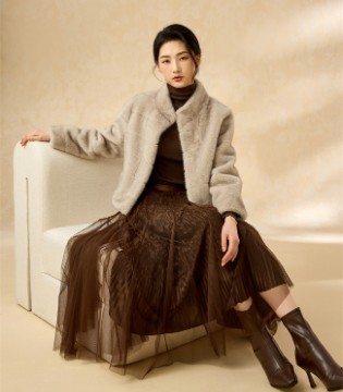 禾等女装冬季新章｜以温暖为笔，勾勒冬日高级感衣橱