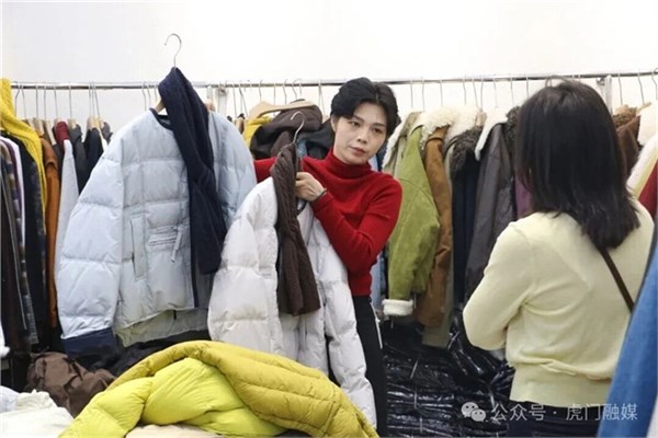 睇秀、买衫!2025虎门富民时装节掀起购物狂潮,时尚盛宴引爆全城