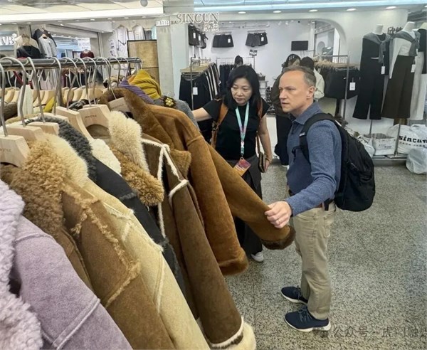 睇秀、买衫!2025虎门富民时装节掀起购物狂潮,时尚盛宴引爆全城