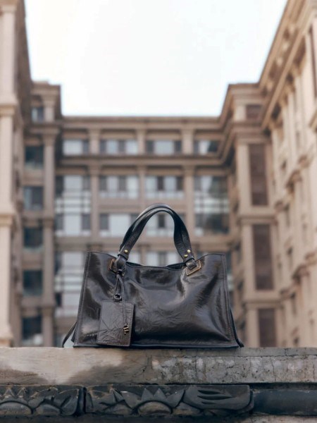 菲安妮2025：以匠心织就箱包诗篇，解锁都市生活的多元时尚叙事