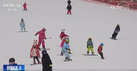 冬季消费因“冰雪经济”焕发活力,“冰雪+”多样化模式驱动增长新引擎