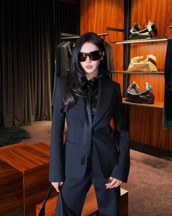 曲线力量:当代女性的强势美学宣言