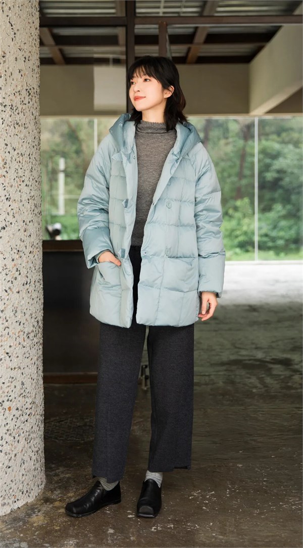 Eall.cz意澳女装步履从绒,以绒为甲,温暖与风度共生