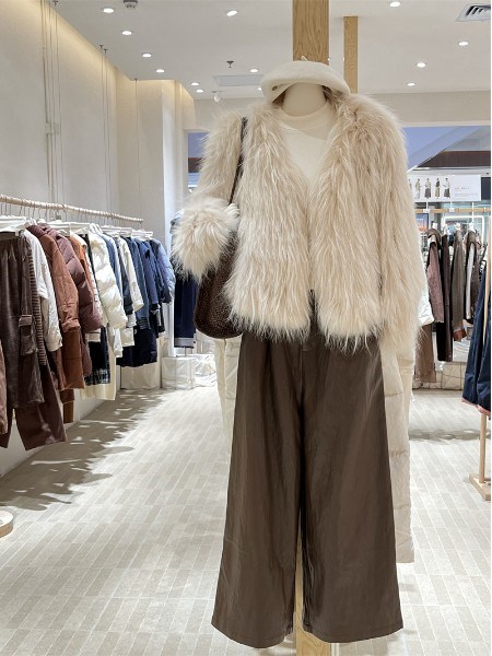 简与媄女装品牌2025冬季系列现已上市